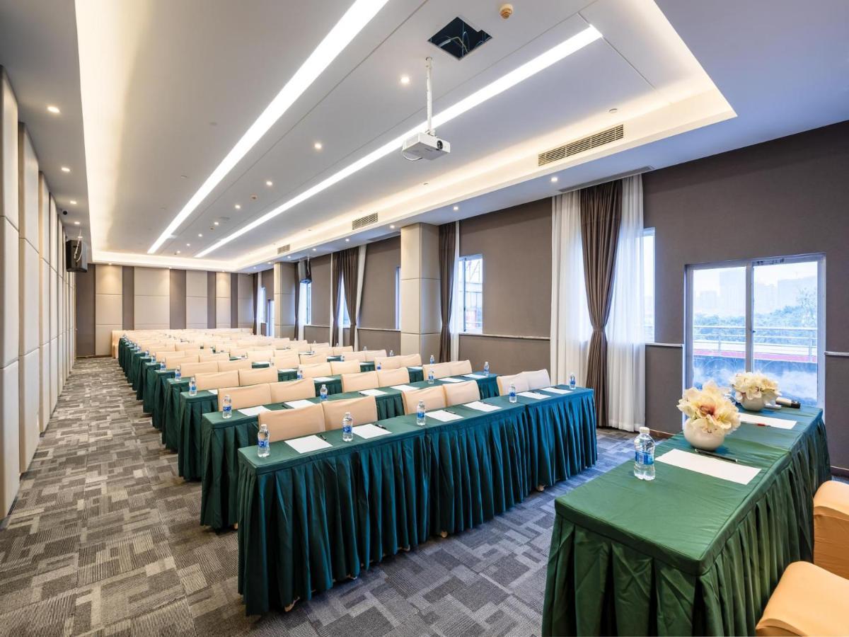 Lavande Hotel Luzhou Wanda Plaza Southwest Commercial City Exteriör bild