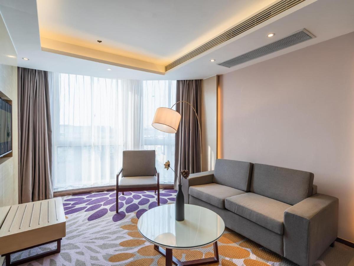 Lavande Hotel Luzhou Wanda Plaza Southwest Commercial City Exteriör bild